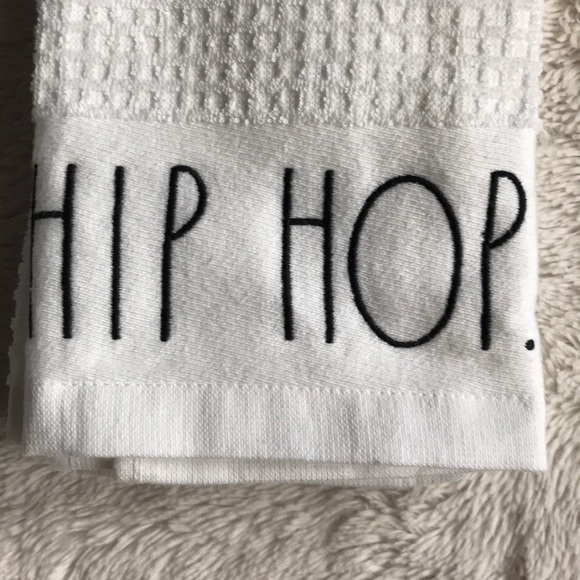 New Rae Dunn - Picture 4 of 4